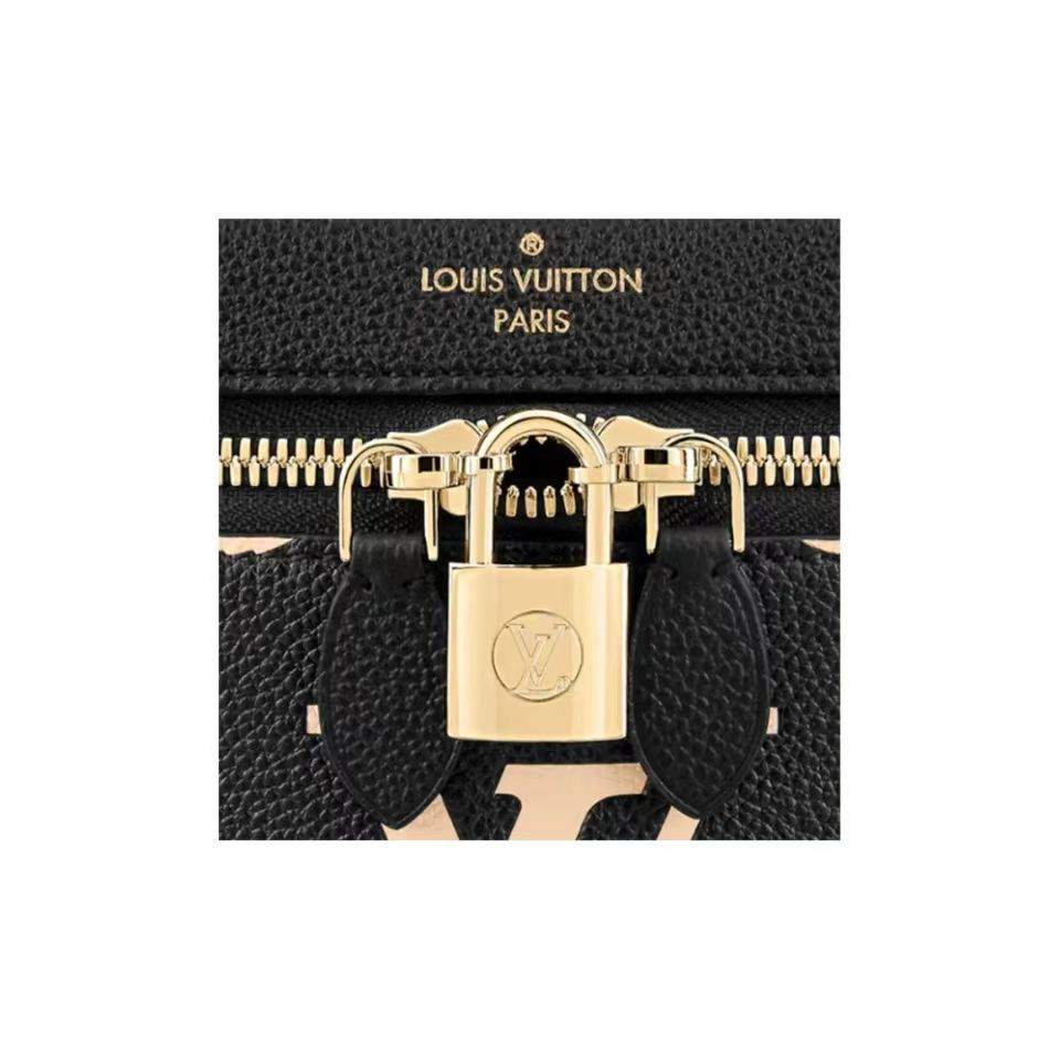 LOUIS VUITTON（ルイヴィトン） 化粧ポーチ M45780