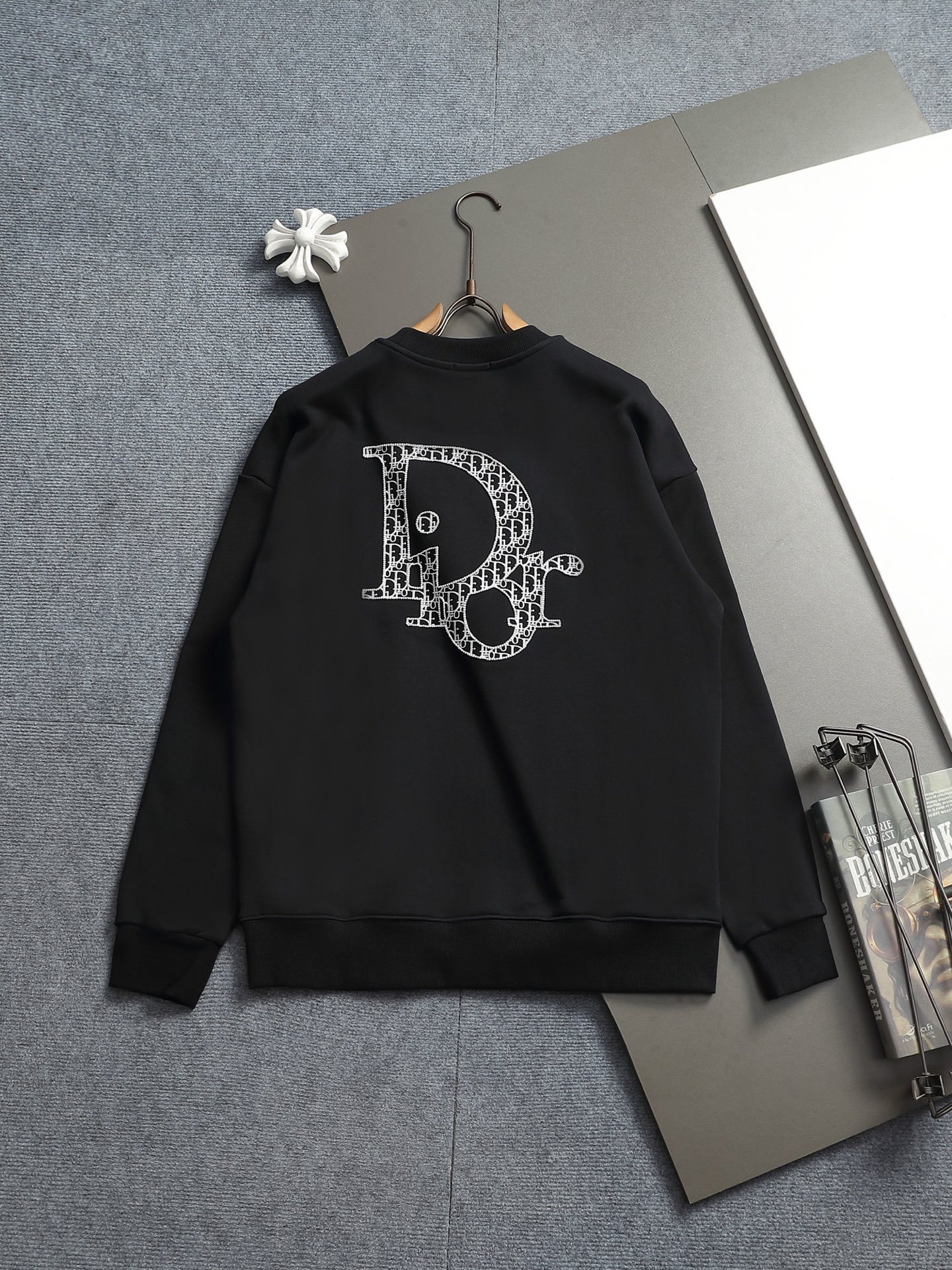 【DIOR】刺繍長袖 T シャツ