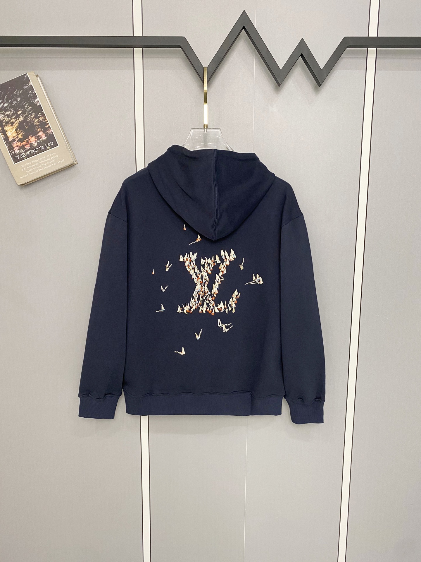 【LOUIS VUITTON】ルイヴィトン 刺繍パーカー