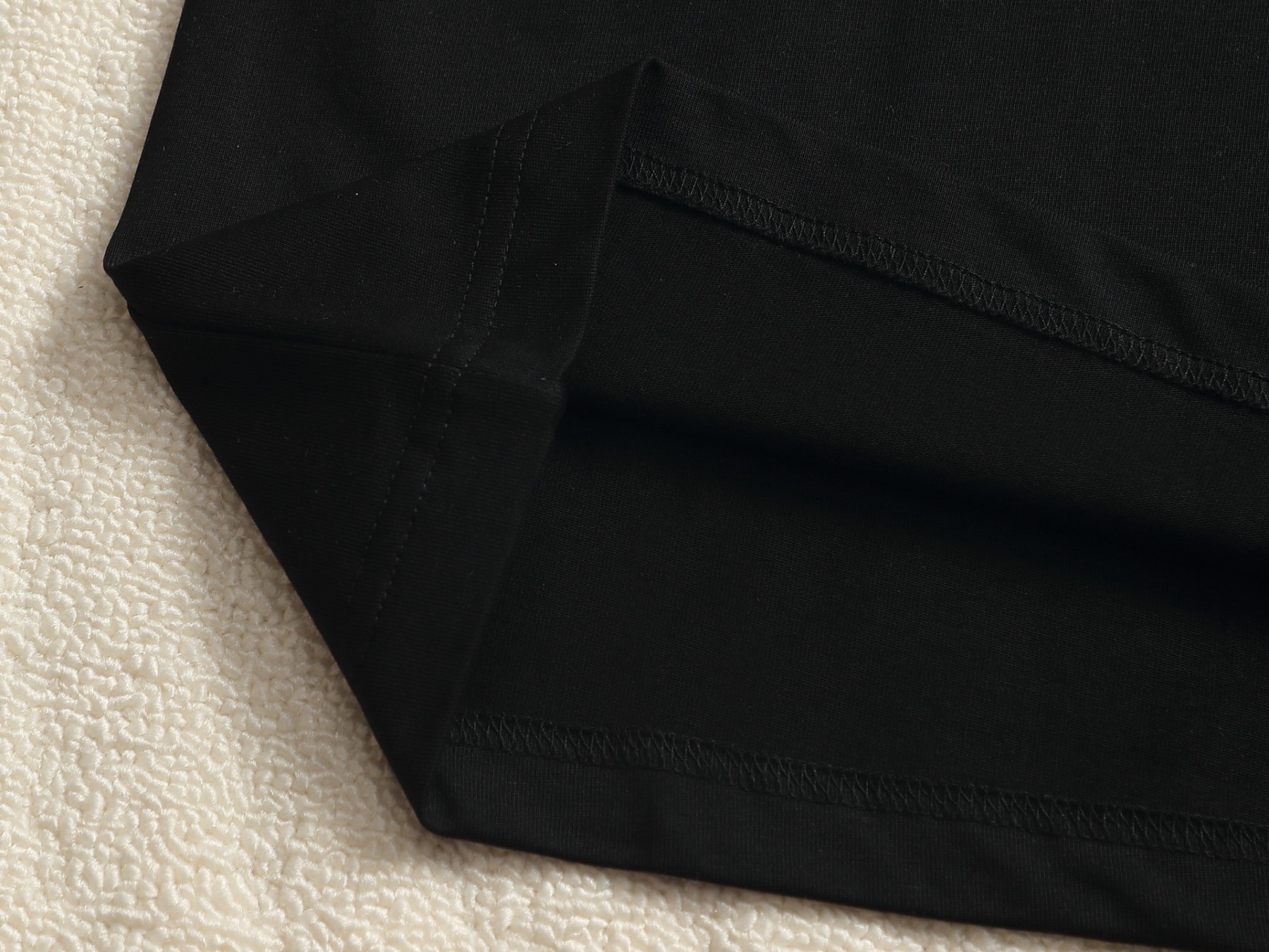 【BURBERRY】刺繍半袖 T シャツ