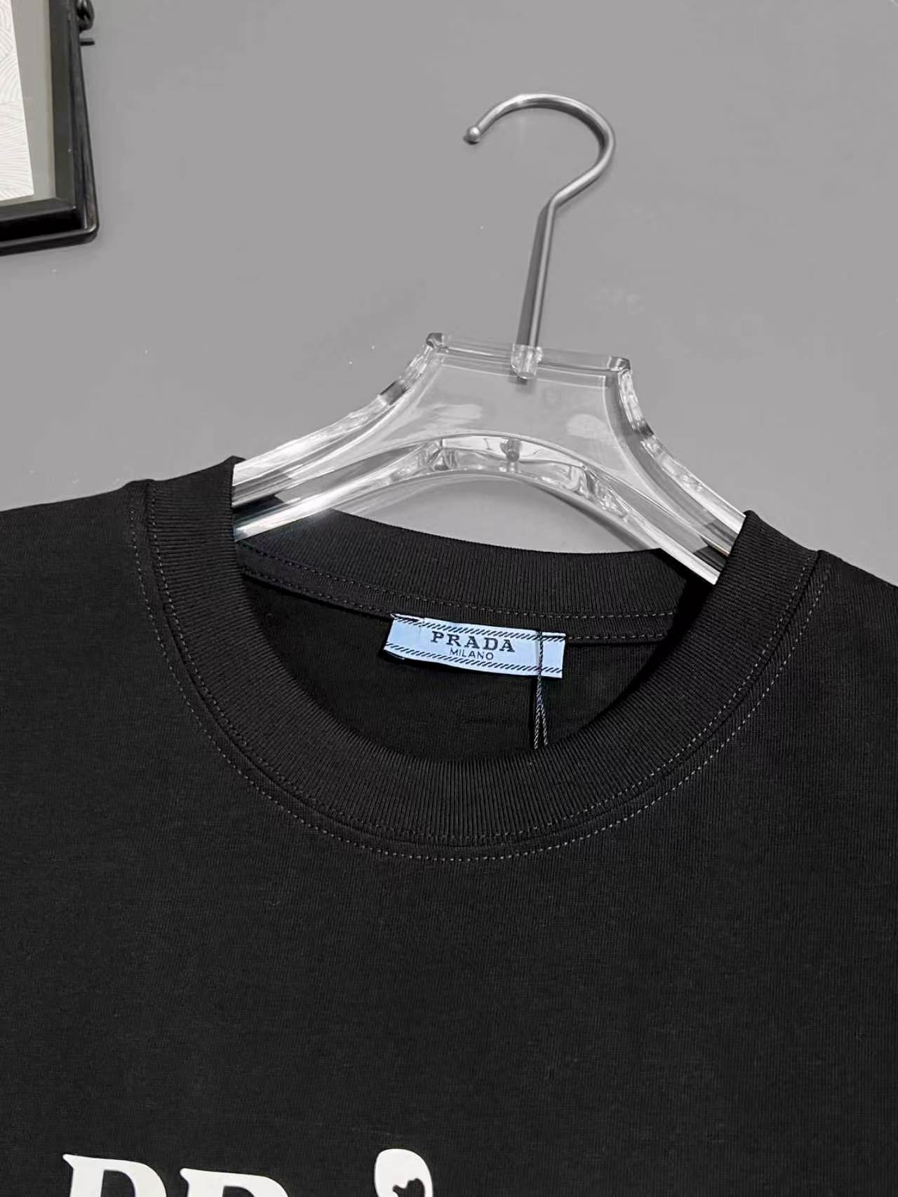 【PRADA】半袖 T シャツ