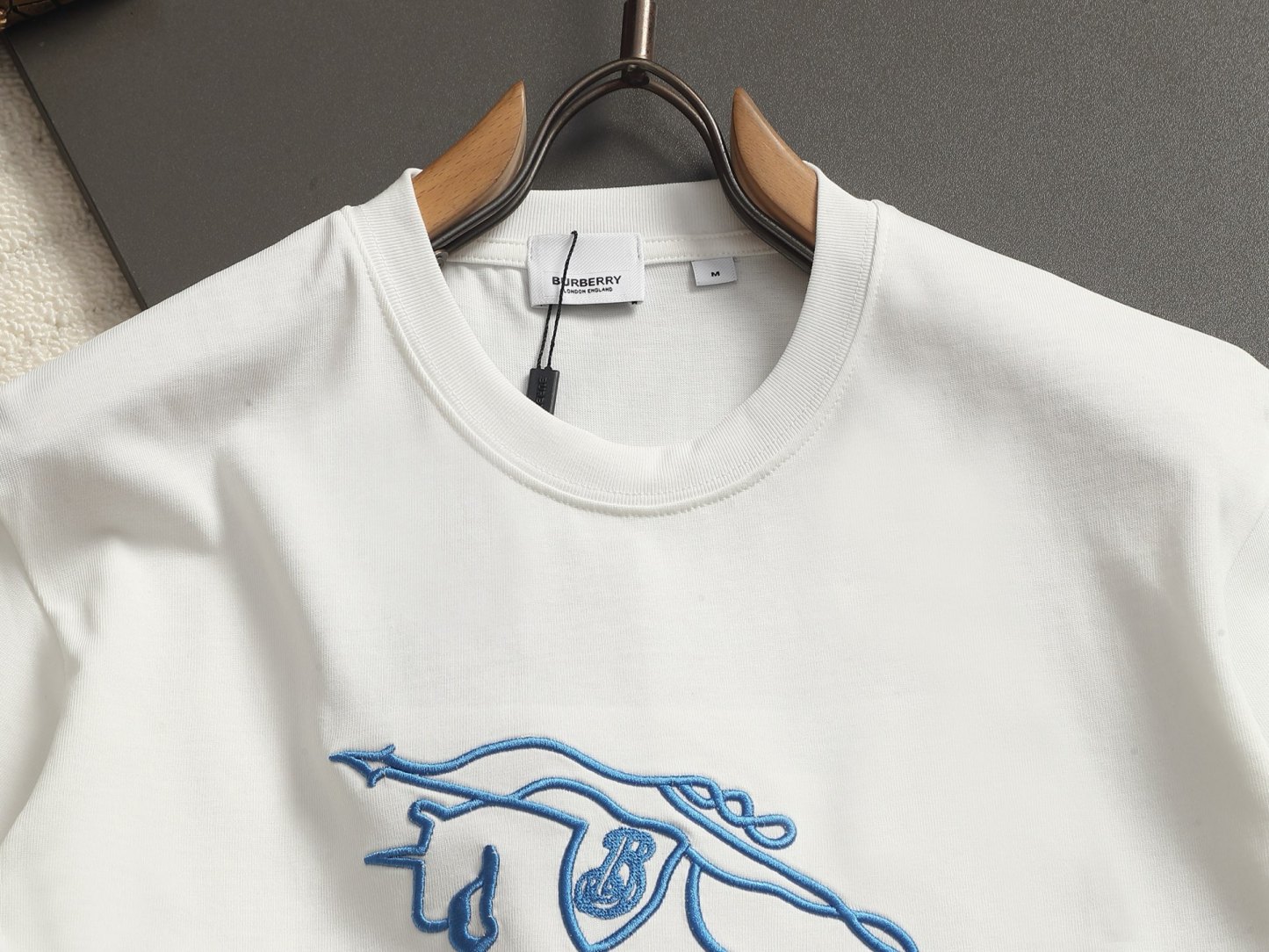 【BURBERRY】刺繍半袖 T シャツ
