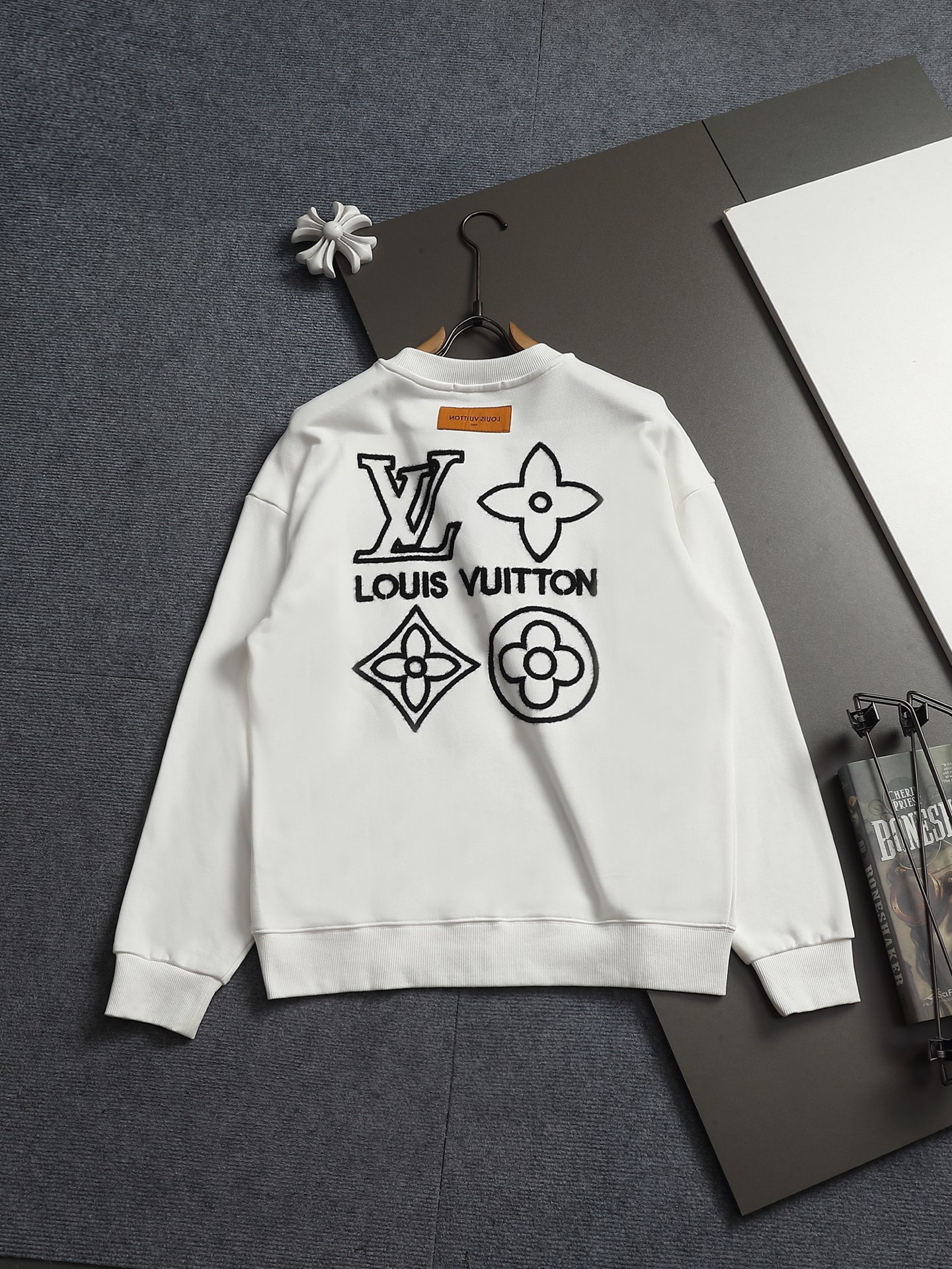 【LOUIS VUITTON】刺繍長袖 T シャツ