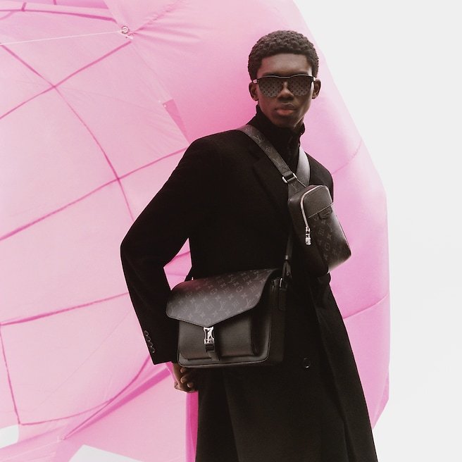 Louis Vuitton（ルイヴィトン）アウトドア・スリングバッグ