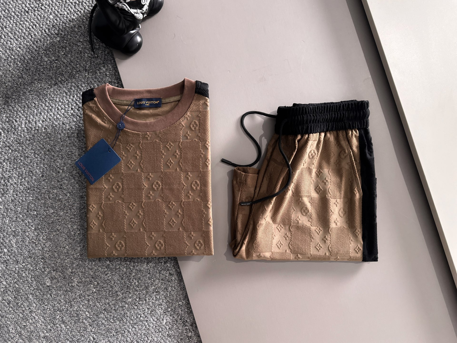 【LOUIS VUITTON】半袖T シャツショートパンツ セットアップ
