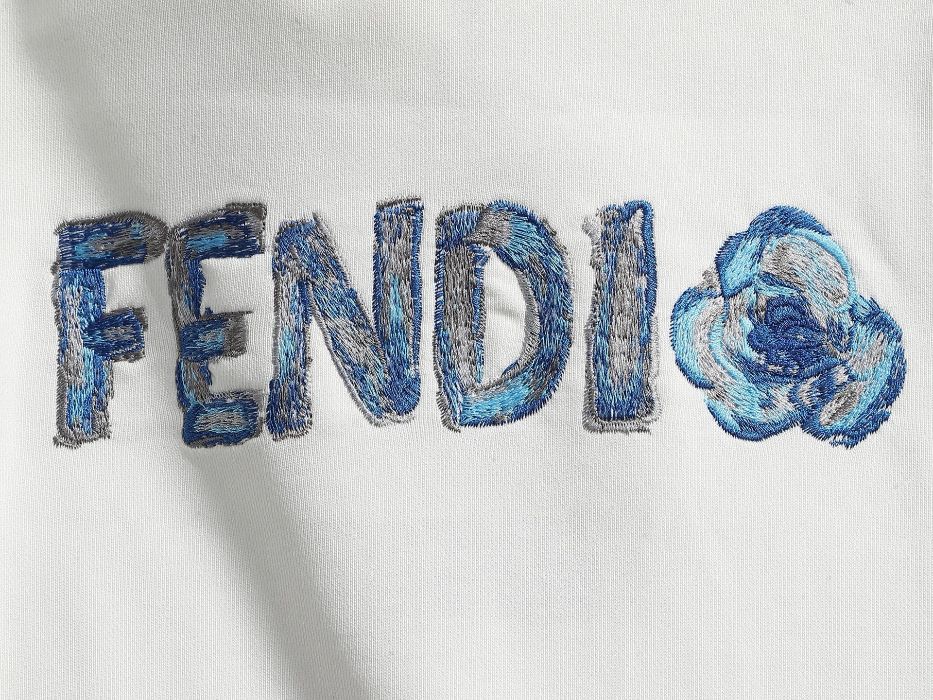【FENDI】フェンディ パーカー
