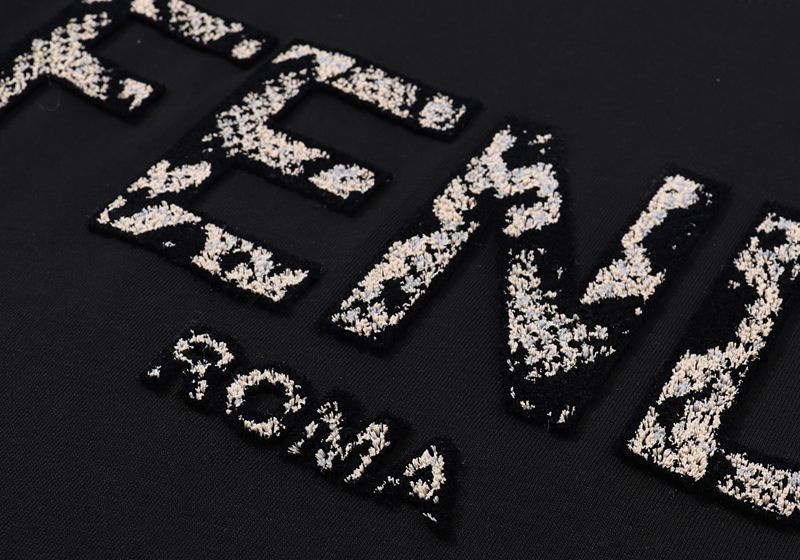 【FENDI】男女兼用、ご好評に付き再入荷！