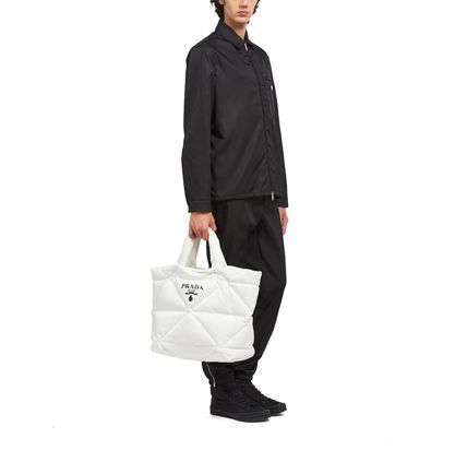 VERY雑誌掲載 PRADA 新作 パデッドRe Nylon トートバッグ-BUYMA