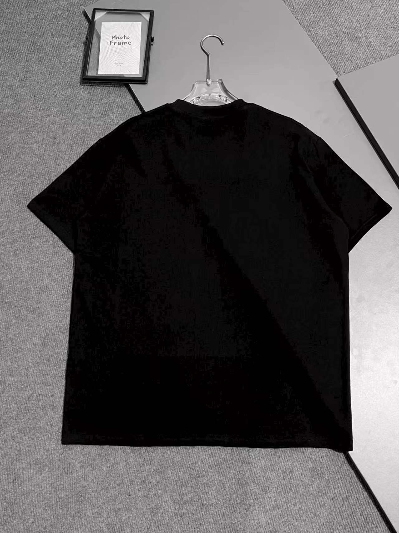 【PRADA】半袖 T シャツ