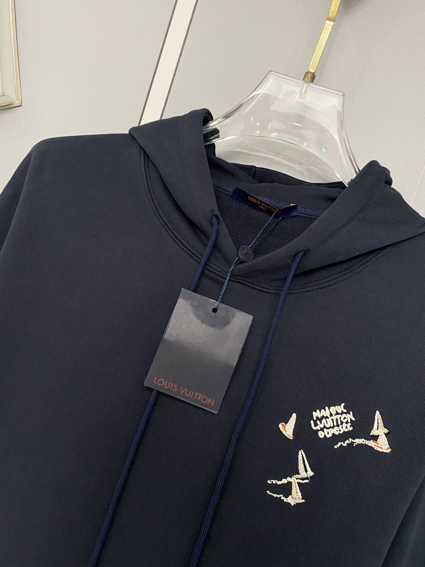 【LOUIS VUITTON】ルイヴィトン 刺繍パーカー