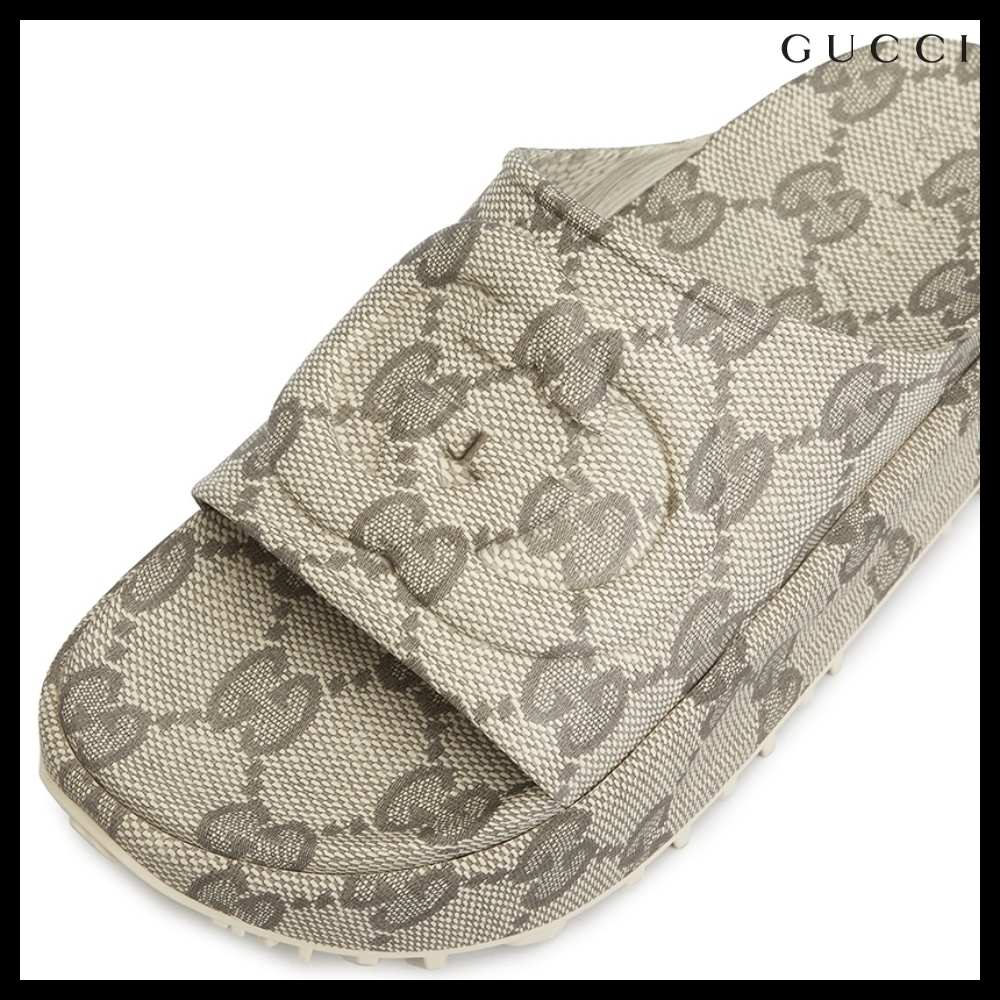 【GUCCI】インターロッキング G エンボスロゴ スリッパ ベージュ エボニー