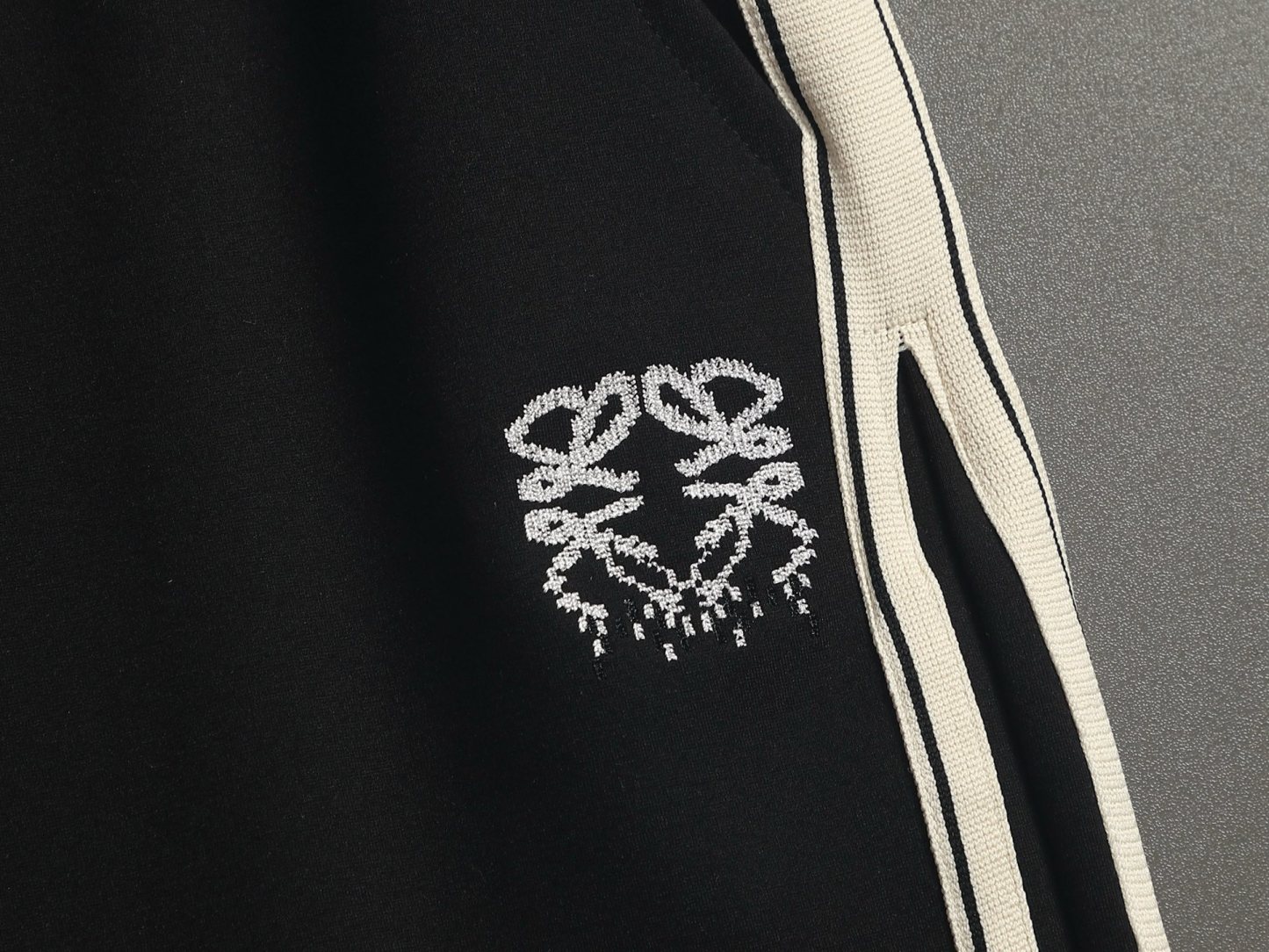 【LOEWE】ショートパンツ