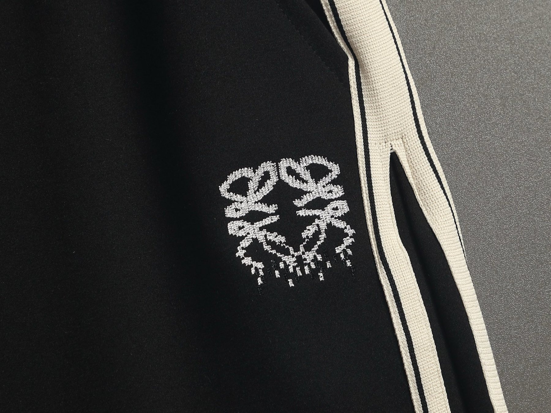 【LOEWE】ショートパンツ