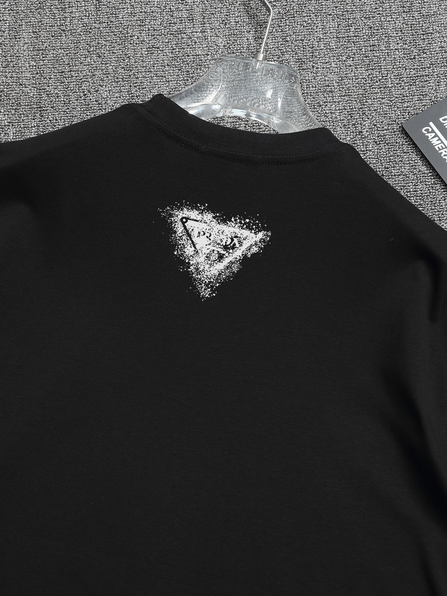 【PRADA】半袖 T シャツ