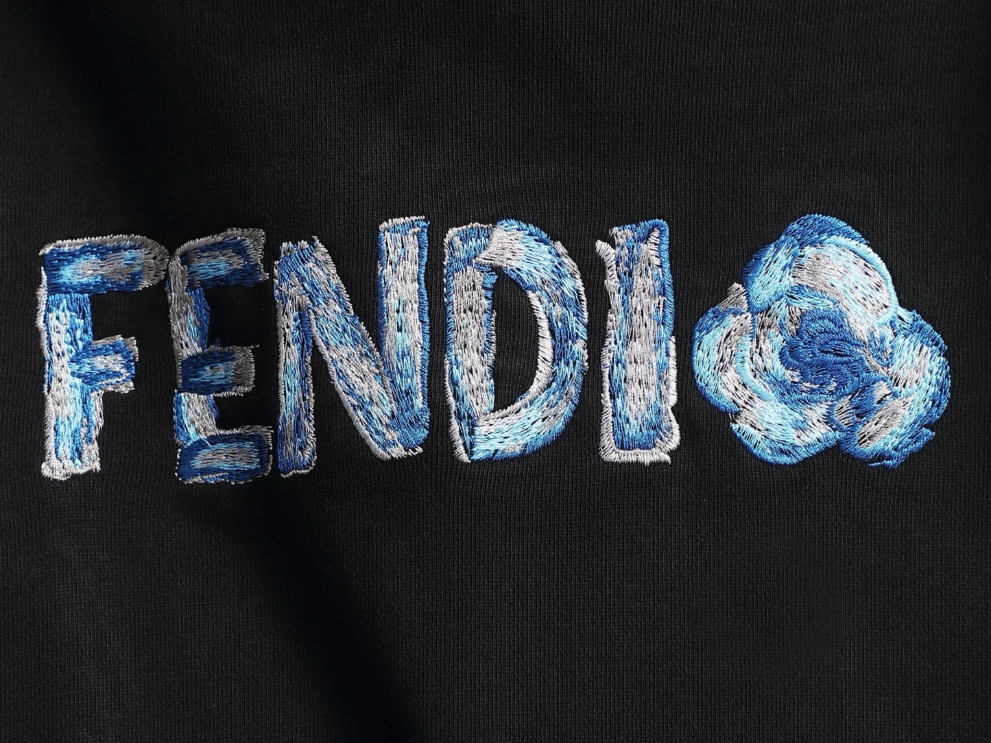 【FENDI】フェンディ パーカー