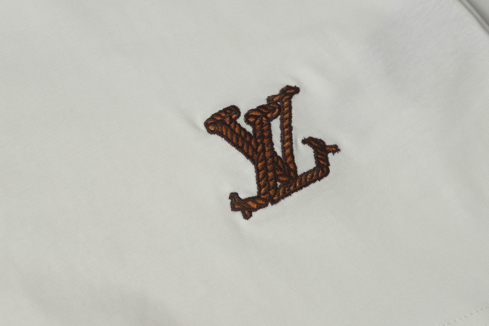 【LOUIS VUITTON】刺繍 半袖 T シャツ