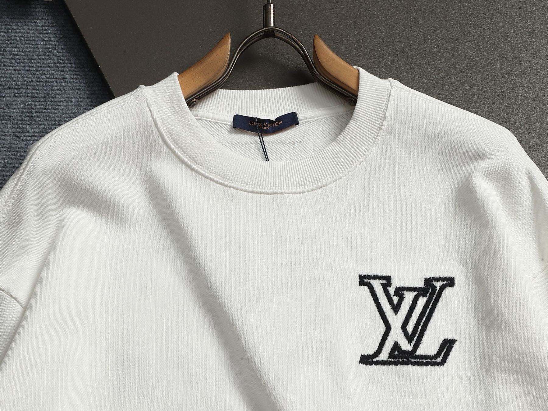 【LOUIS VUITTON】刺繍長袖 T シャツ