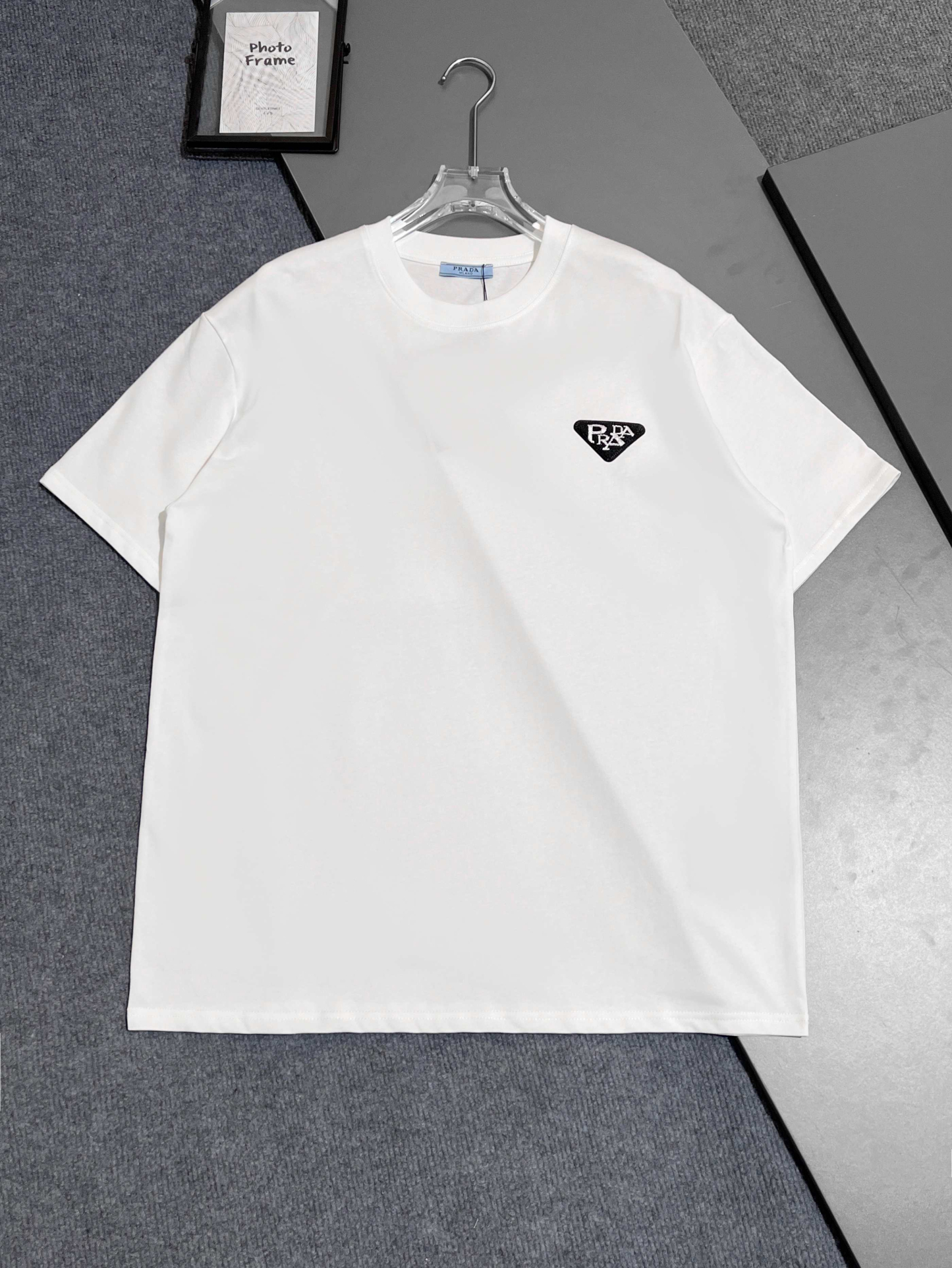【PRADA】半袖 T シャツ
