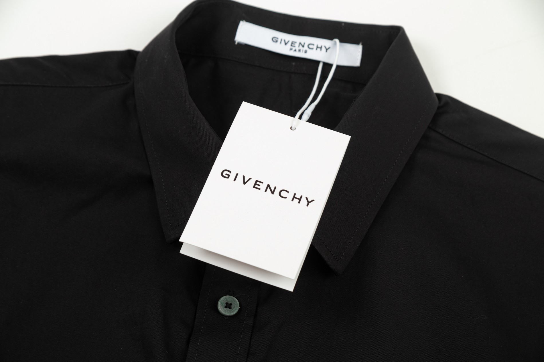 【GIVENCHY 公式旗艦店】ジバンシー シャツ ご好評に付き再入荷 240802