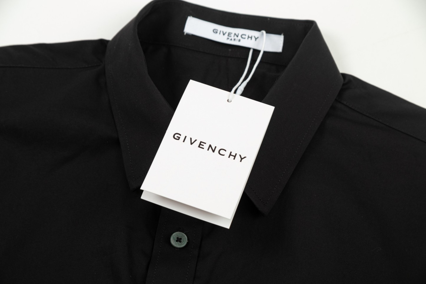 【GIVENCHY 公式旗艦店】ジバンシー シャツ ご好評に付き再入荷 240802