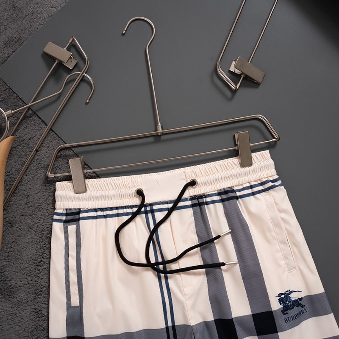 【BURBERRY】ショートパンツ