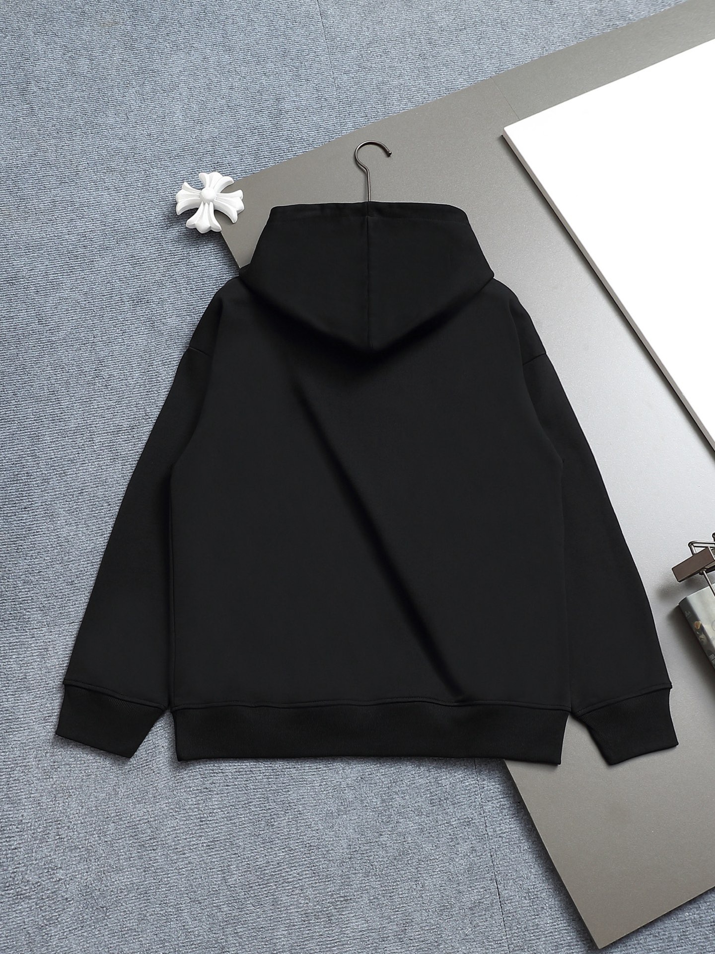 【LOUIS VUITTON】ルイヴィトン 刺繍パーカー