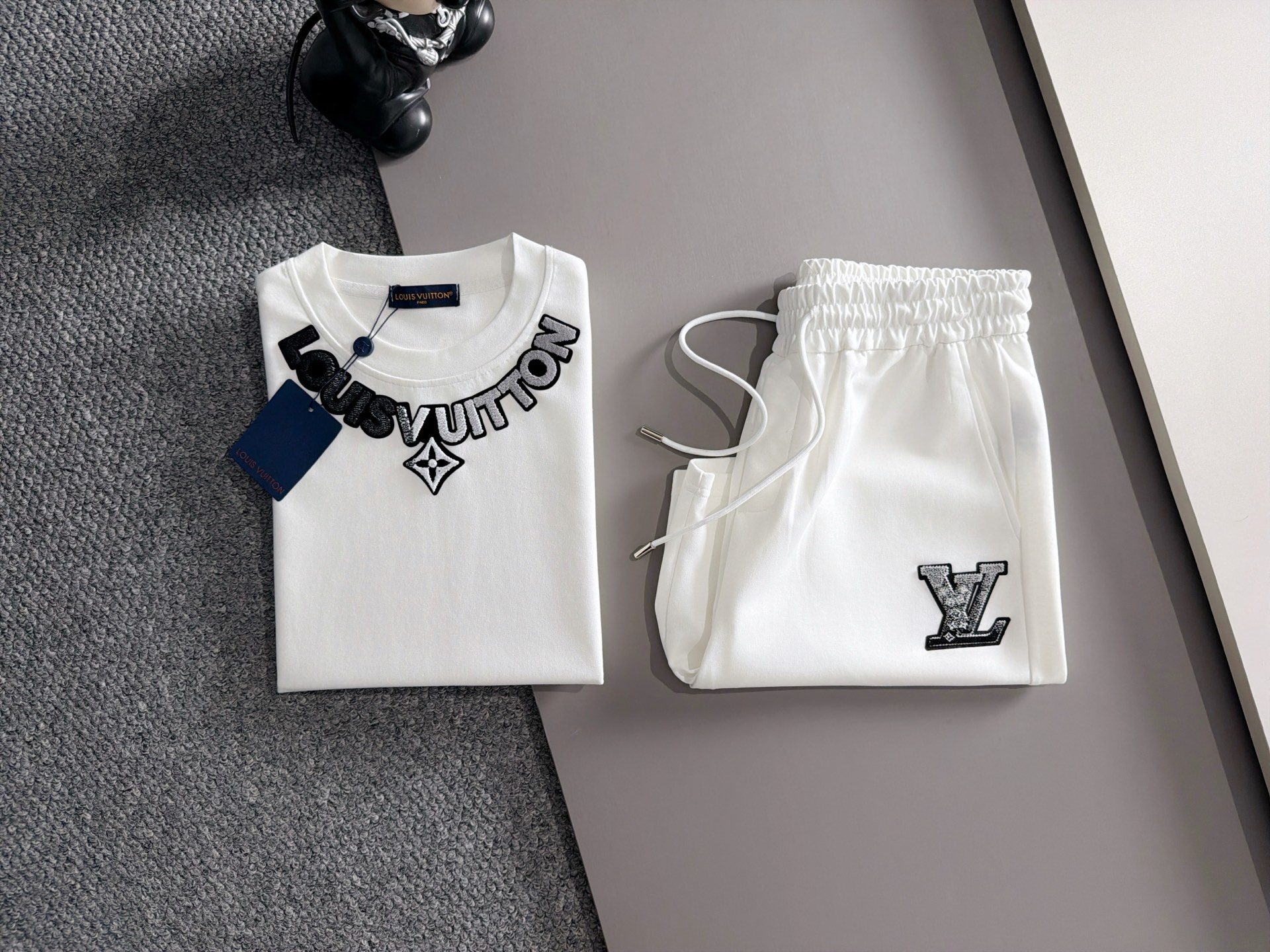 【LOUIS VUITTON】半袖T シャツショートパンツ セットアップ