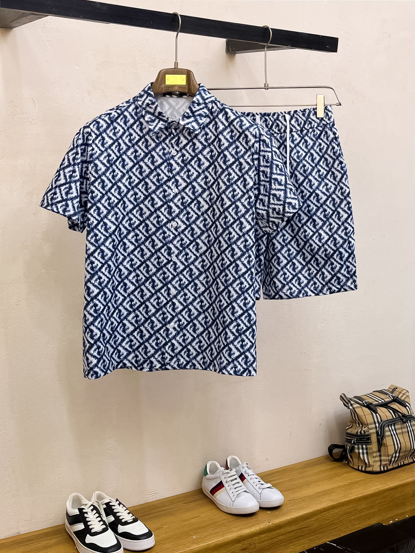【FENDI】半袖シャツショートパンツ セットアップ