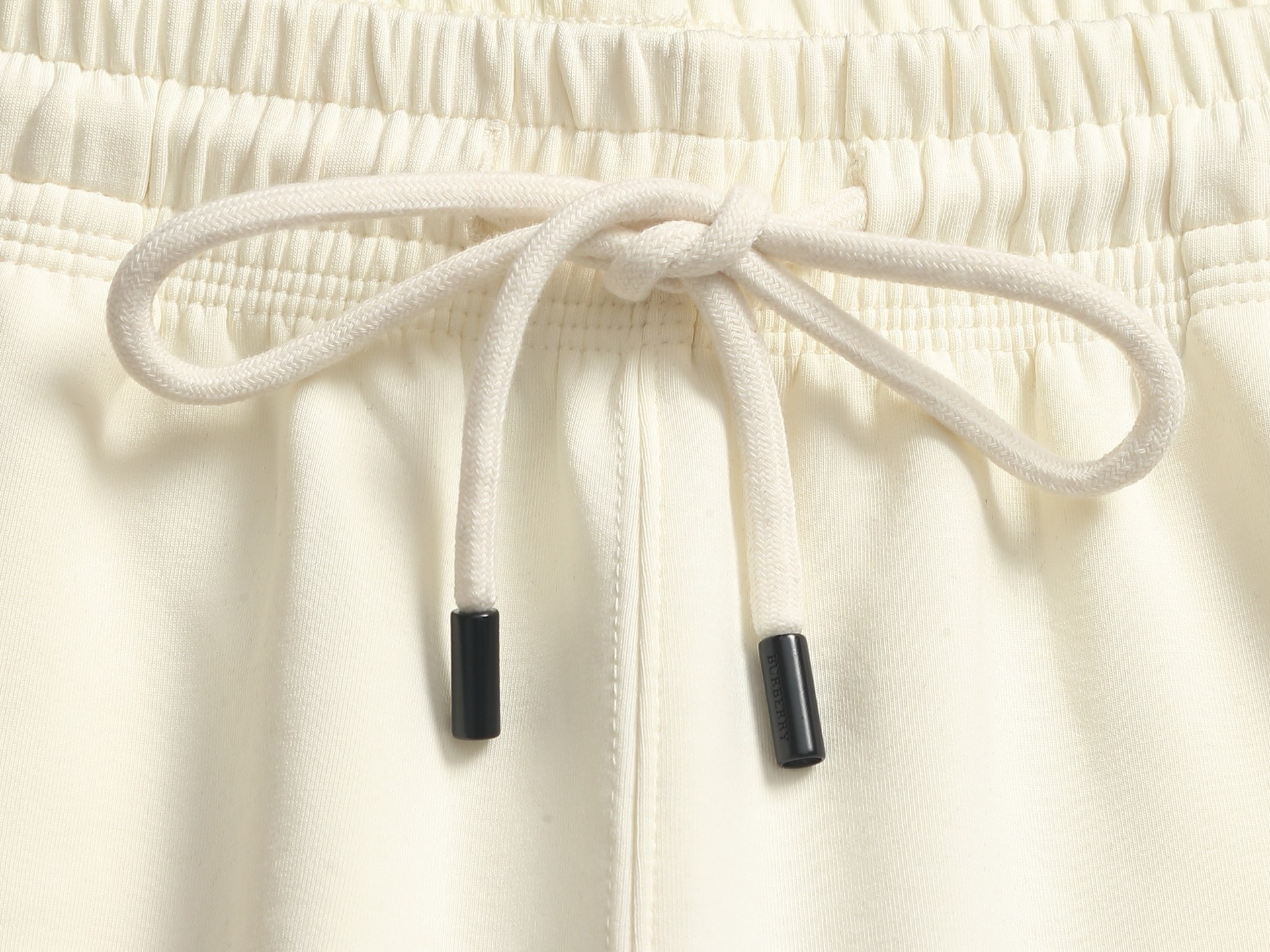 【BURBERRY】ショートパンツ
