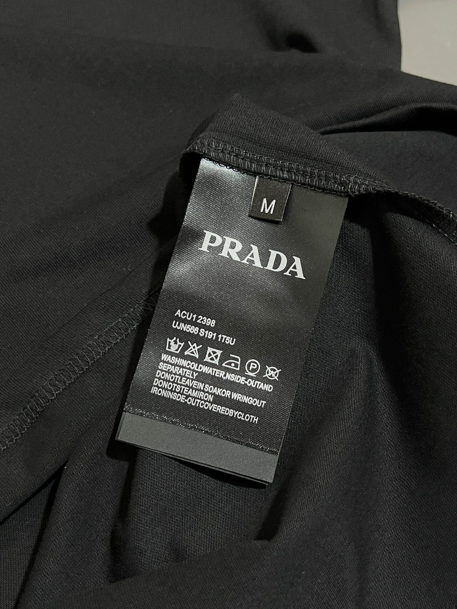 【PRADA】半袖 T シャツ