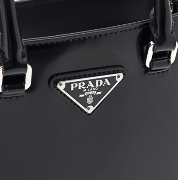♦PRADA♦レディースショルダーバッグ☆正規品☆