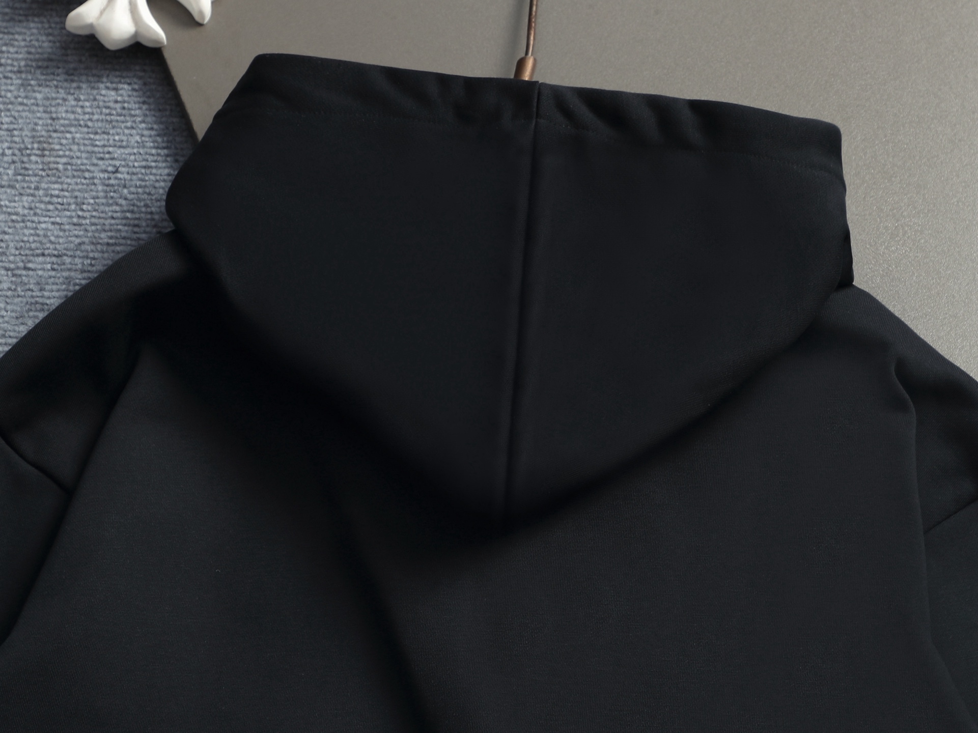 【LOUIS VUITTON】バーバリー パーカー