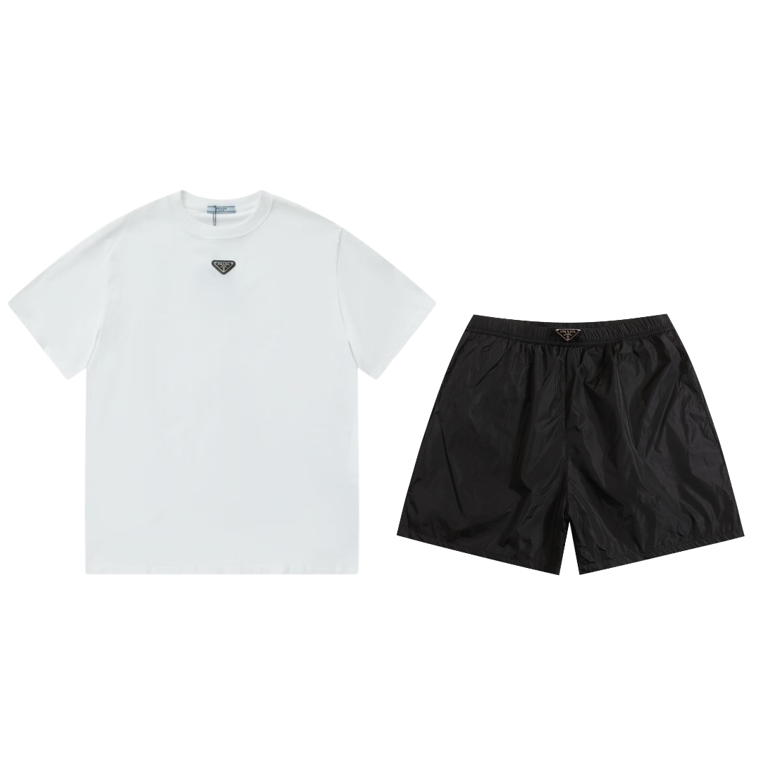 【PRADA】半袖T シャツショートパンツ セットアップ