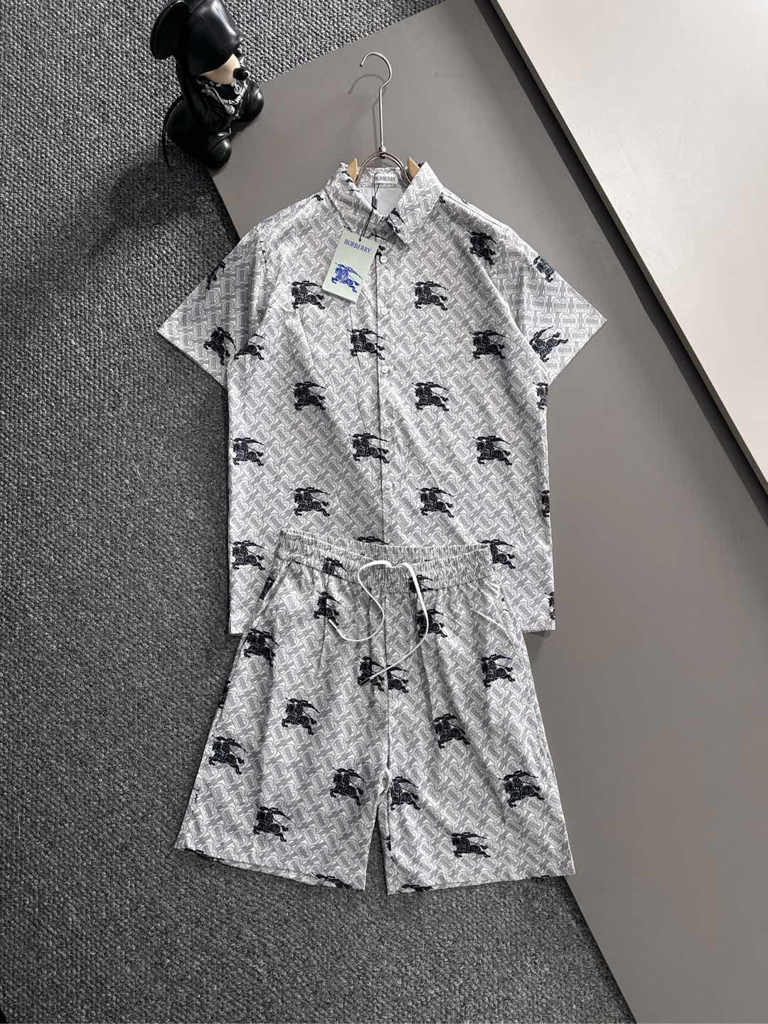 【BURBERRY】半袖シャツショートパンツ セットアップ