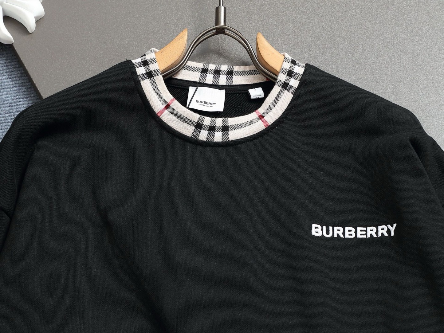 【BURBERRY】刺繍長袖 T シャツ
