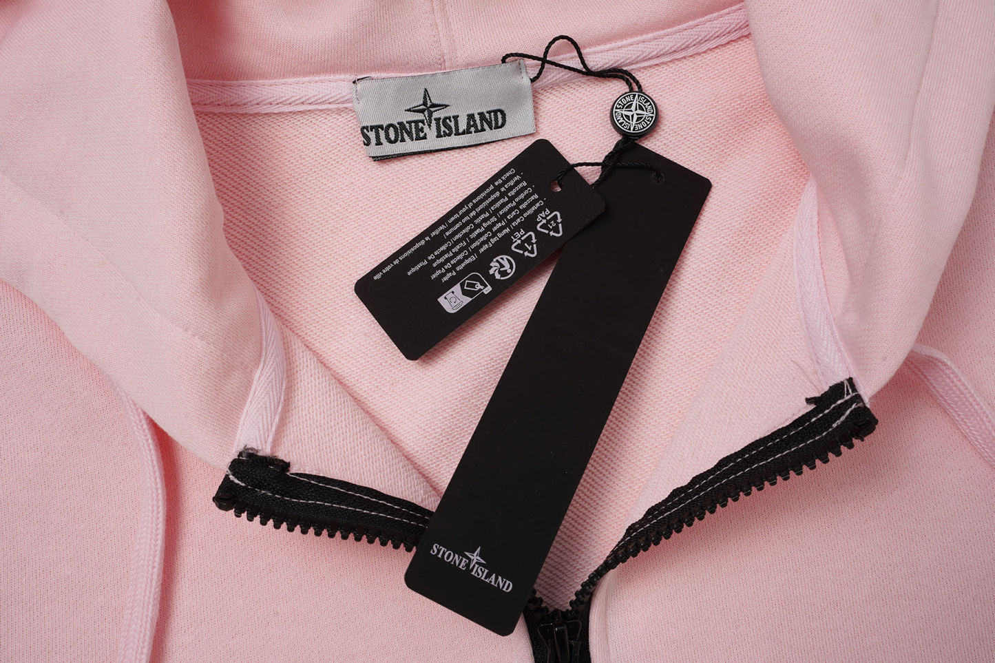 【STONE ISLAND】ジップアップパーカー