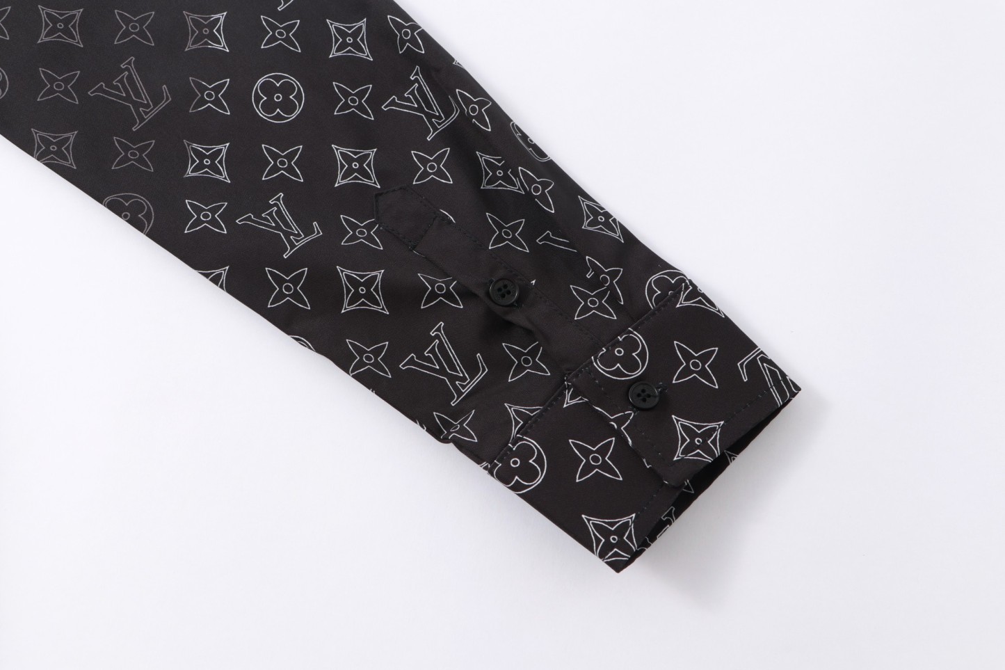【LOUIS VUITTON】長袖シャツ