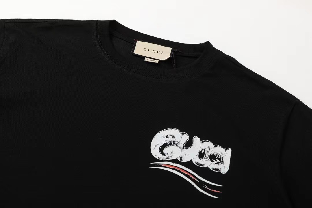 【Gucci 】（グッチ）Tシャツ 男女兼用、ご好評に付き再入荷！