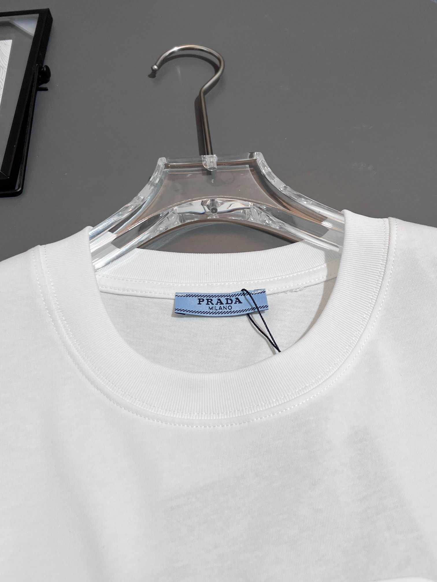 【PRADA】半袖 T シャツ