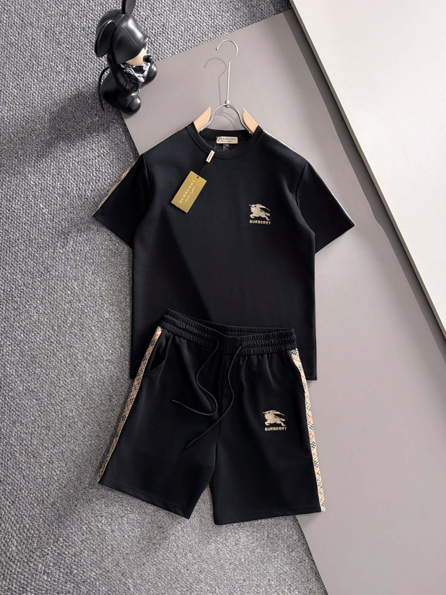 【BURBERRY】半袖T シャツショートパンツ セットアップ
