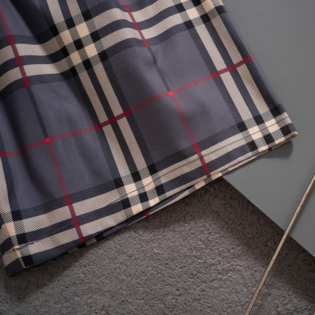 【BURBERRY】ショートパンツ