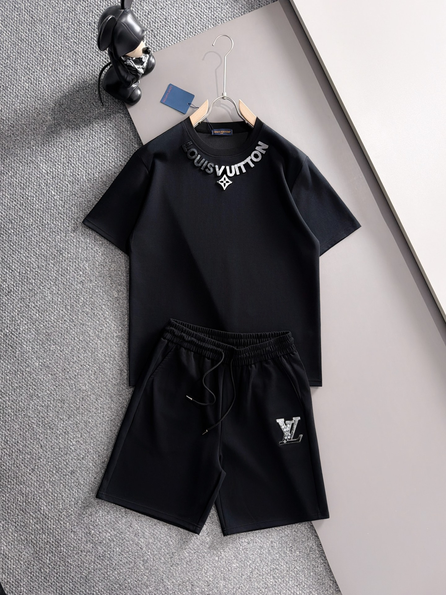 【LOUIS VUITTON】半袖T シャツショートパンツ セットアップ