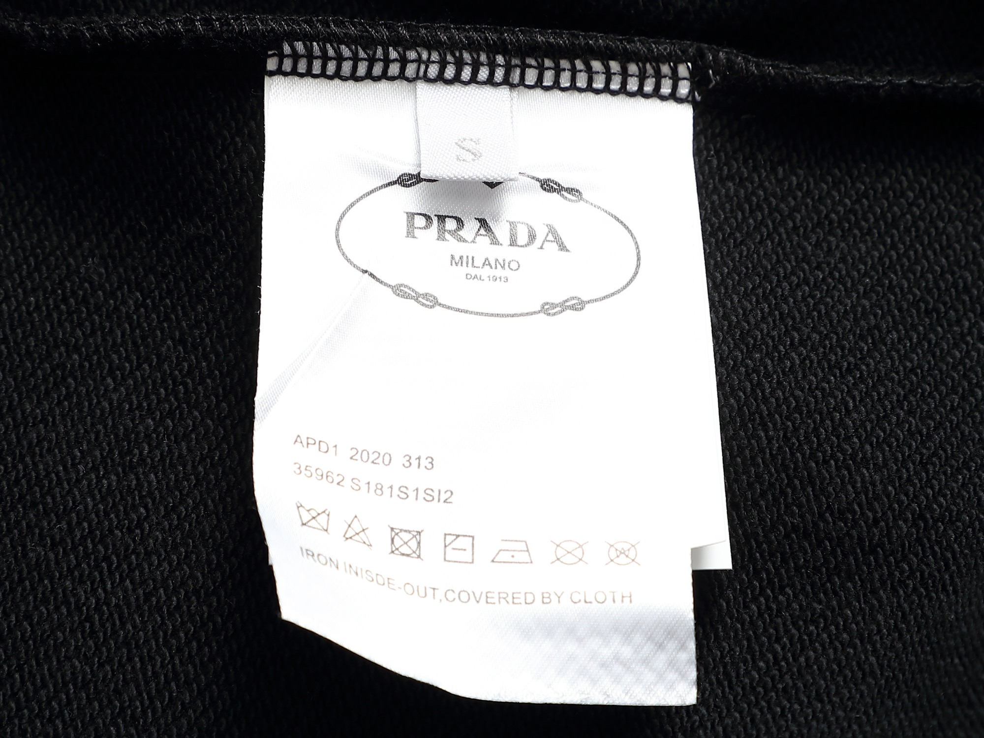 【PRADA】プラダ 刺繍パーカー