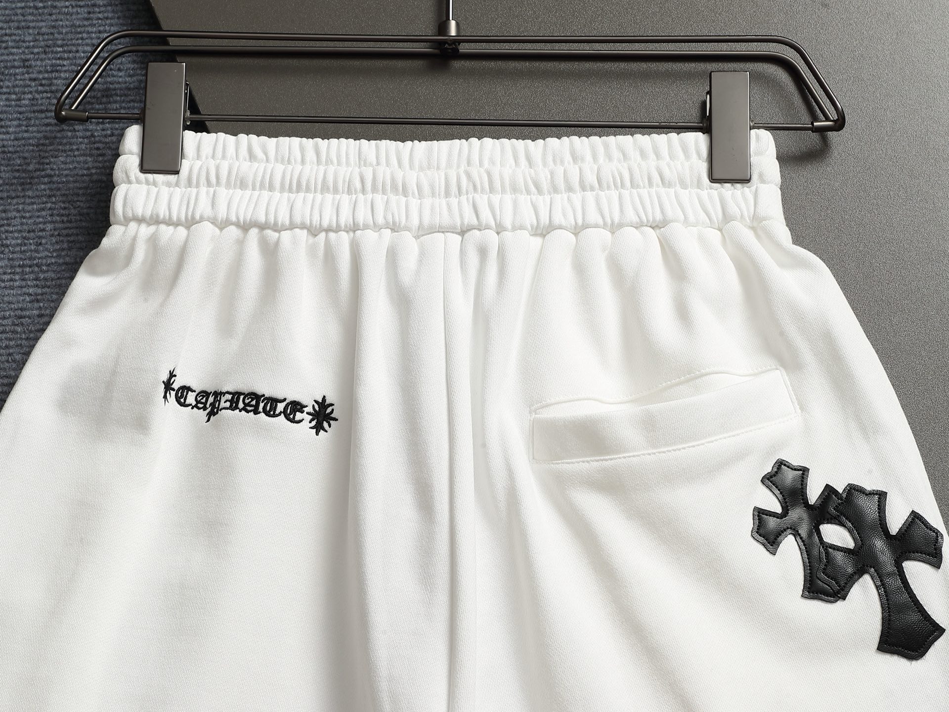 【CHROME HEARTS】ショートパンツ