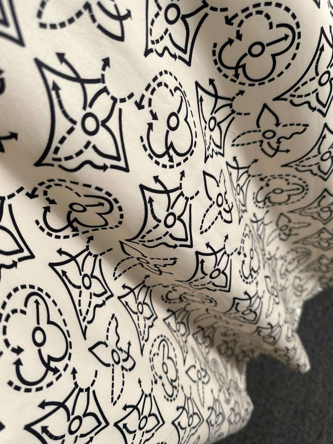 【LOUIS VUITTON】半袖シャツショートパンツ セットアップ
