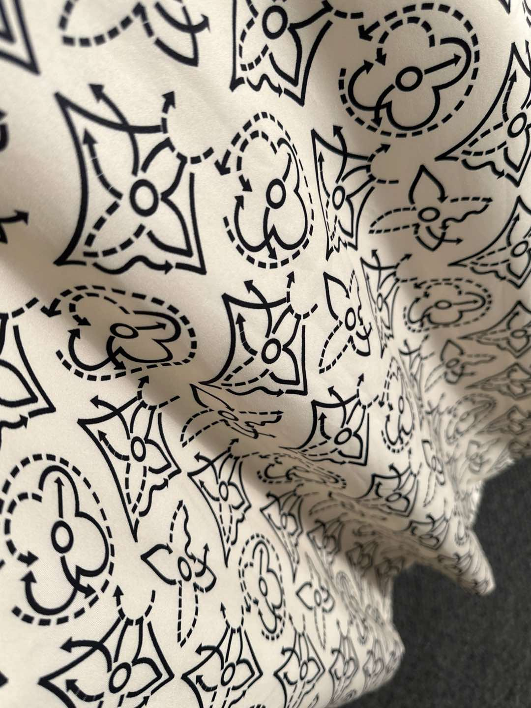 【LOUIS VUITTON】半袖シャツショートパンツ セットアップ