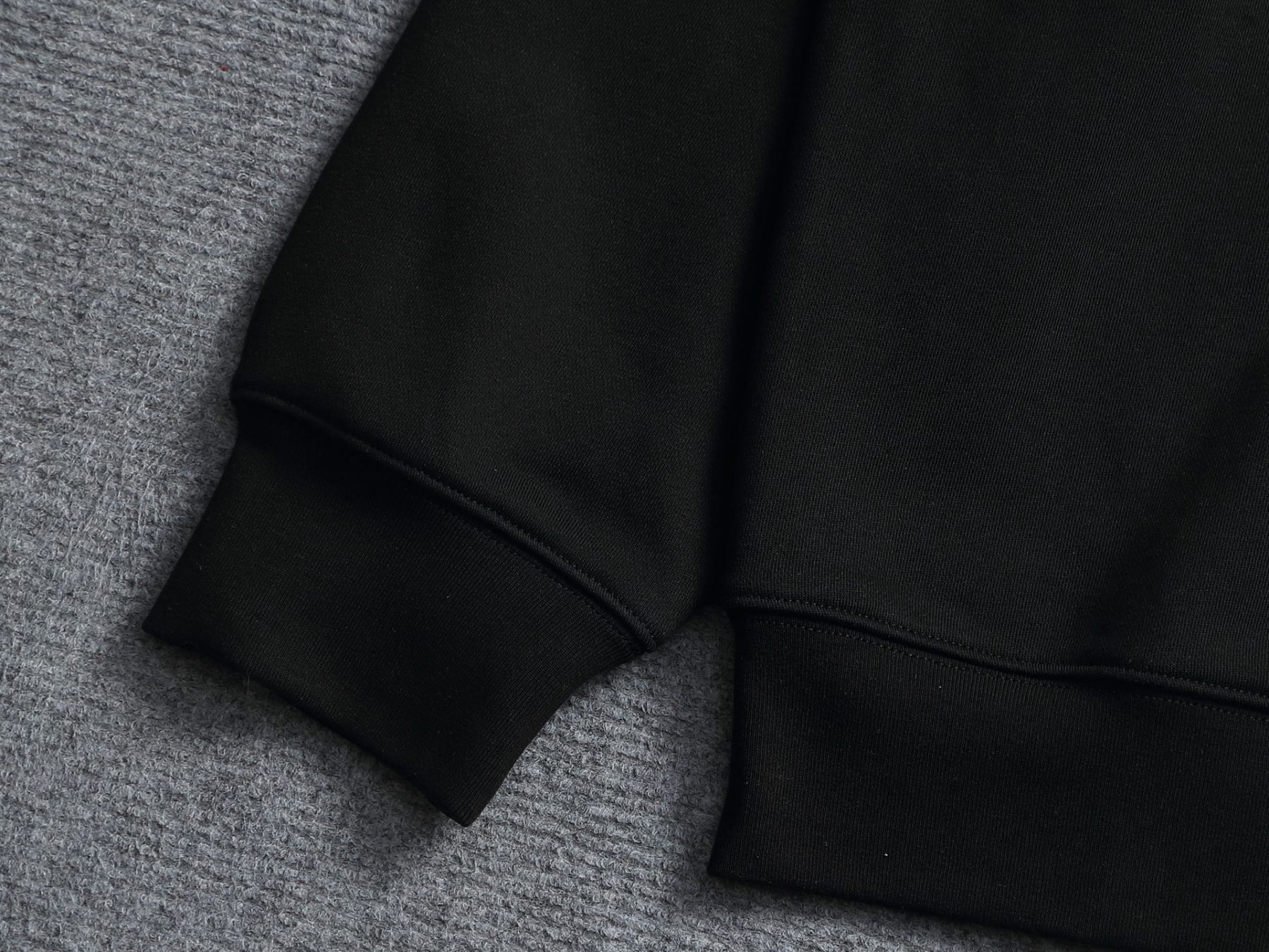 【BURBERRY】刺繍長袖 T シャツ