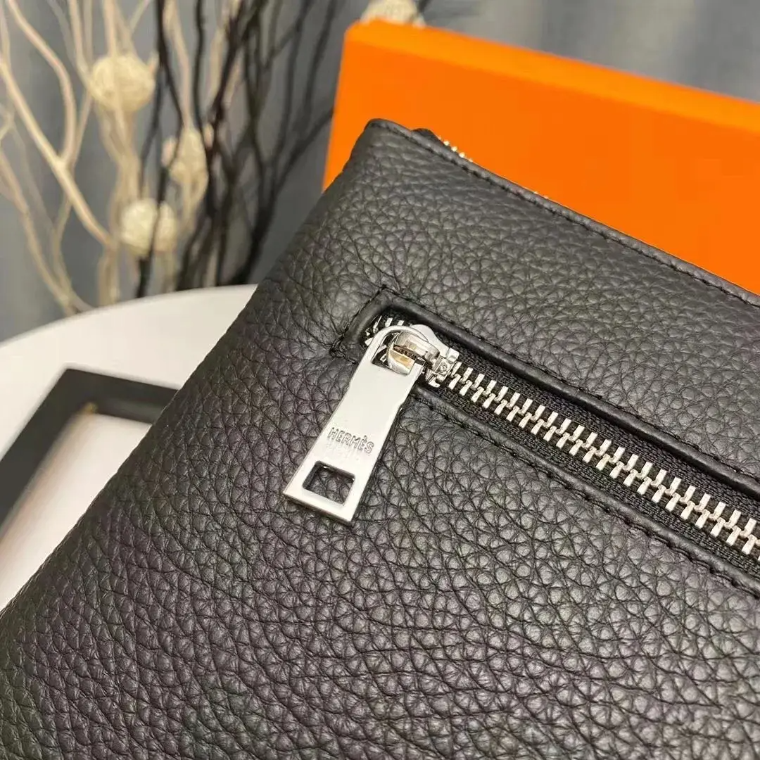 【HERMES 公式旗艦店】エルメス クラッチバッグ 当日出荷 好評に付き再入荷！28*18*3CM
