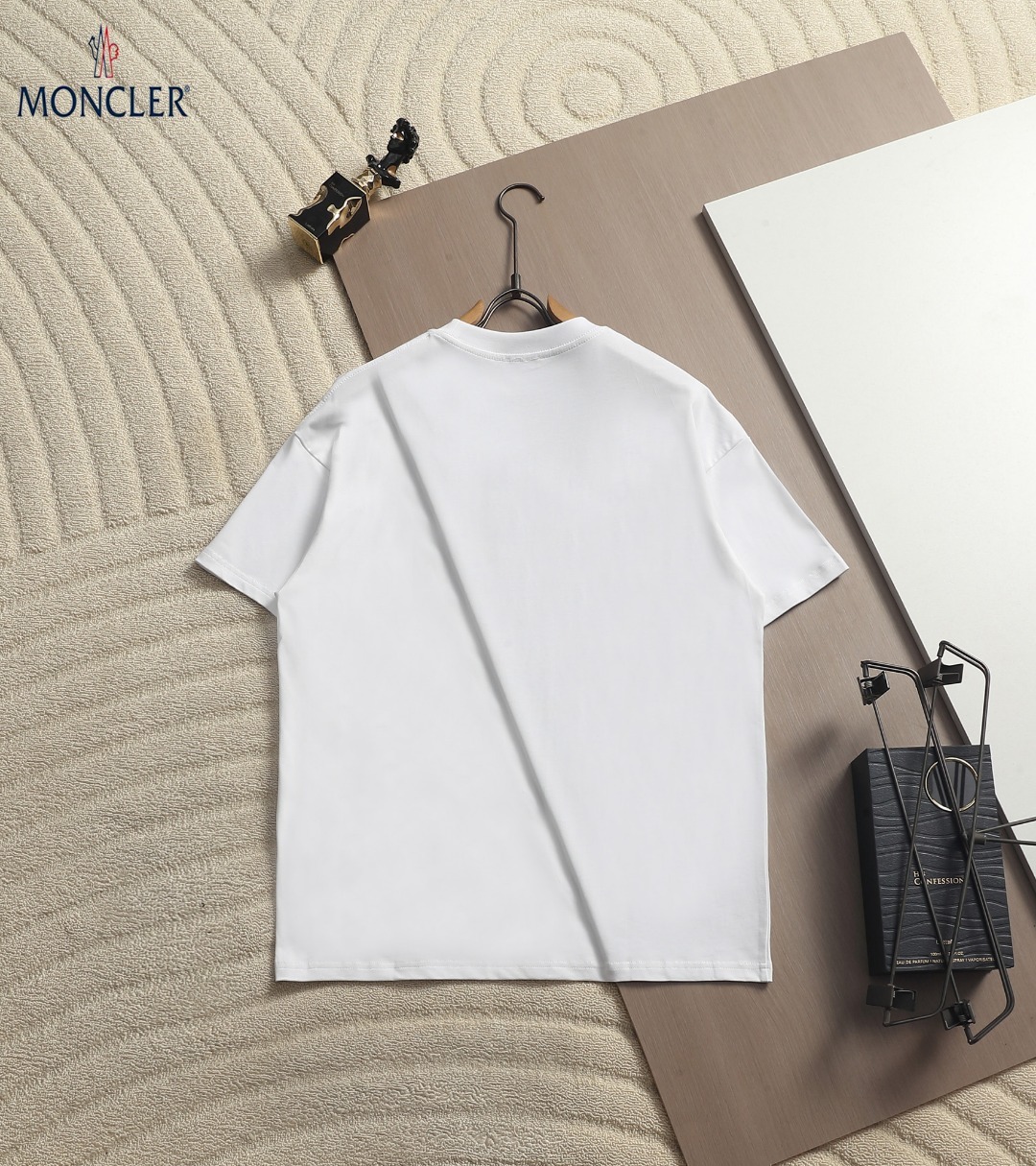 【MONCLER】刺繍半袖 T シャツ