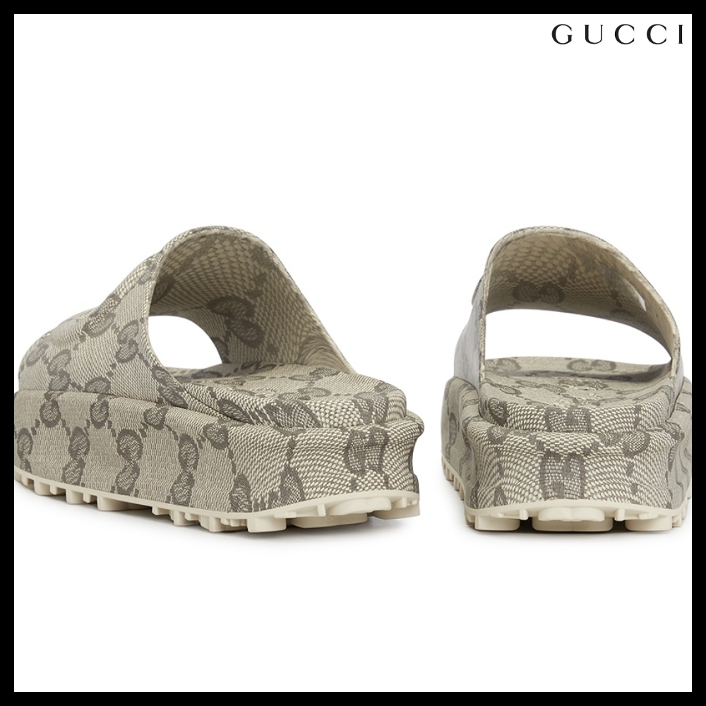 【GUCCI】インターロッキング G エンボスロゴ スリッパ ベージュ エボニー